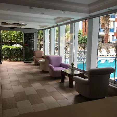 Tropic Marina Apartmanhotel 2*