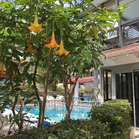 Tropic Marina Apartmanhotel 2*